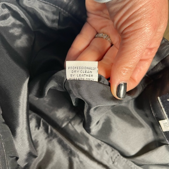 Saks Fifth Avenue black leather pencil skirt 12 - Picture 6 of 6